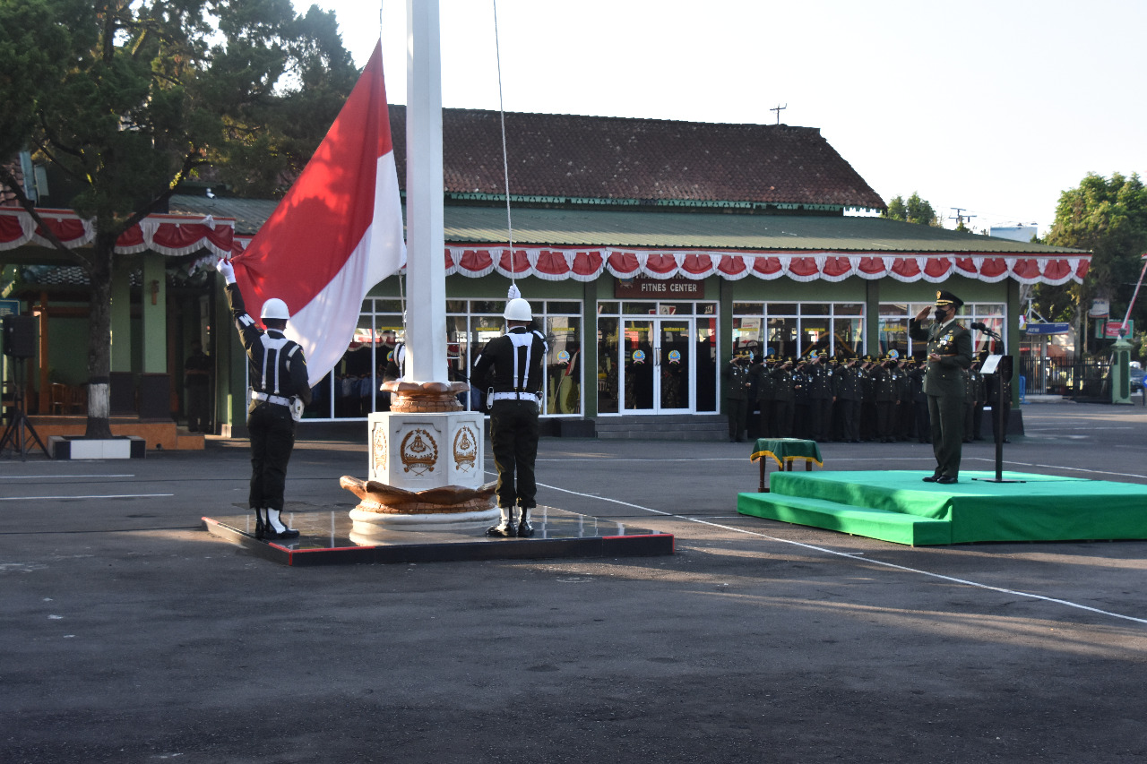 Danrem 073/Makutarama Pimpin Upacara Bendera HUT Ke-77 Proklamasi Kemerdekaan RI